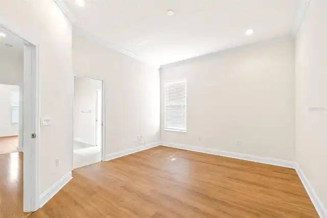 Listing Photo 16