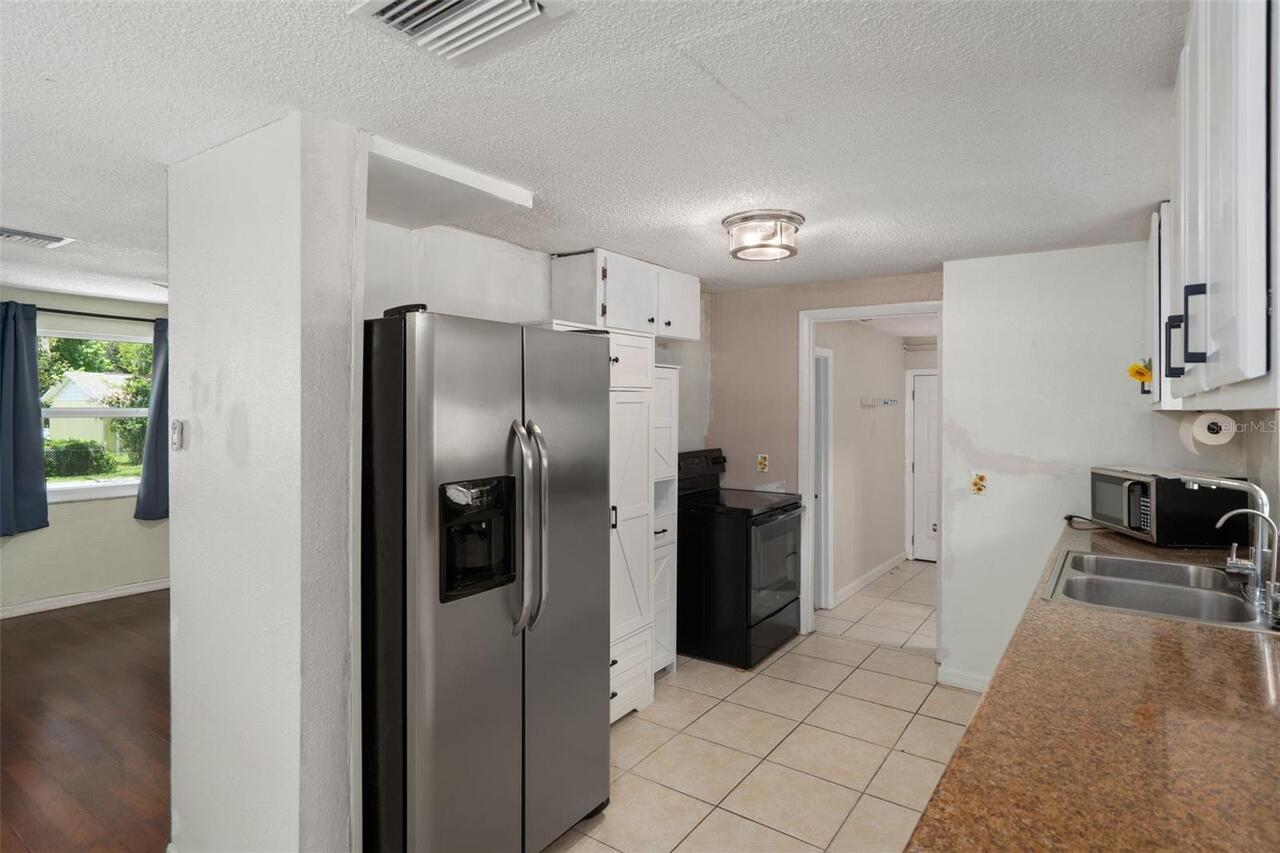 Listing Photo 12