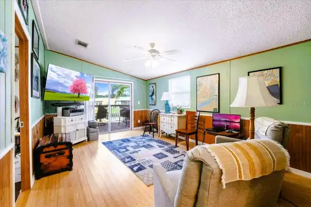 Listing Photo 19