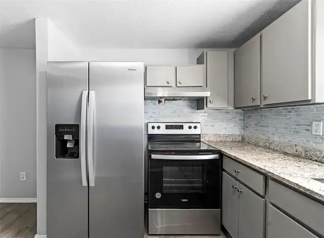 Listing Photo 10