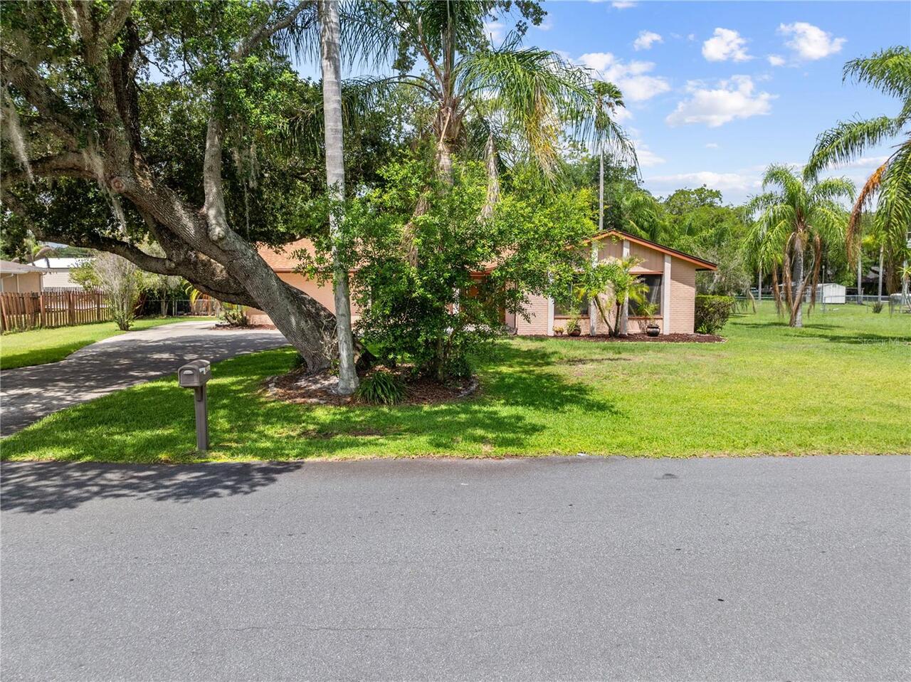 Listing Photo 11