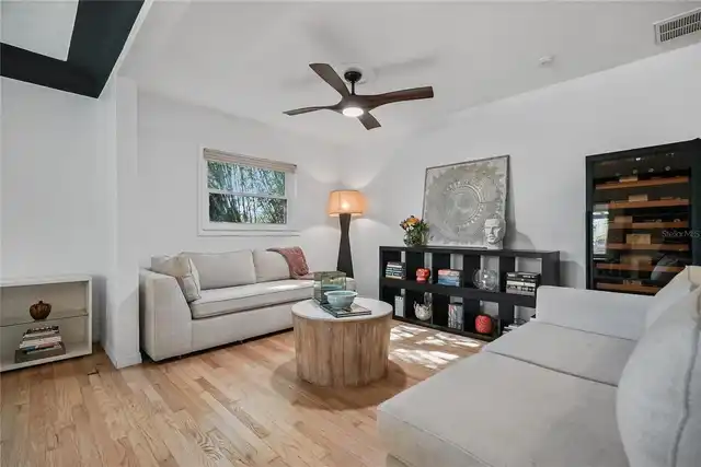 Listing Photo 8