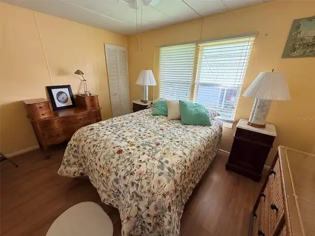Listing Photo 11
