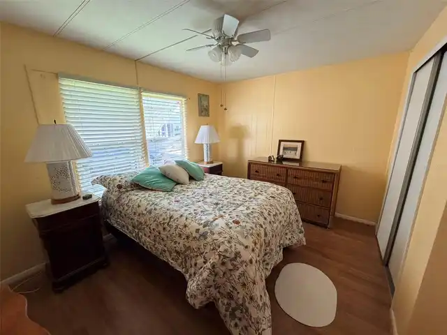 Listing Photo 12