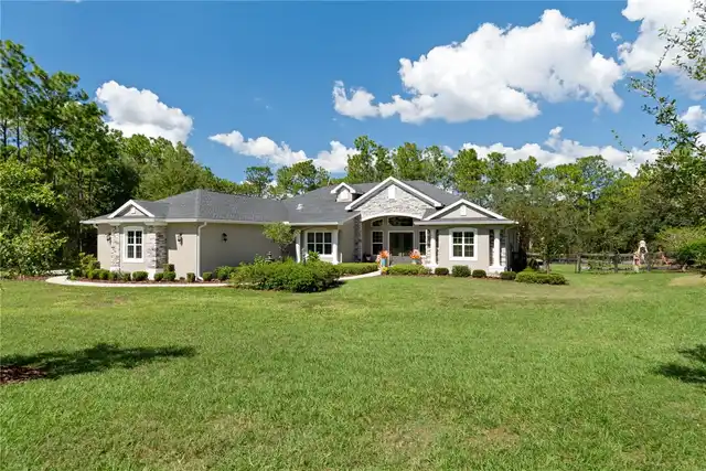 Listing Photo 12
