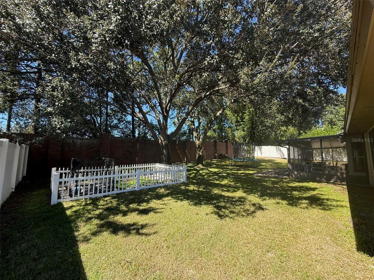 Listing Photo 12