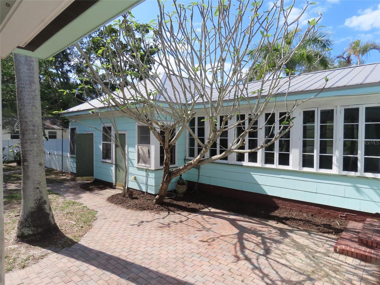 Listing Photo 11