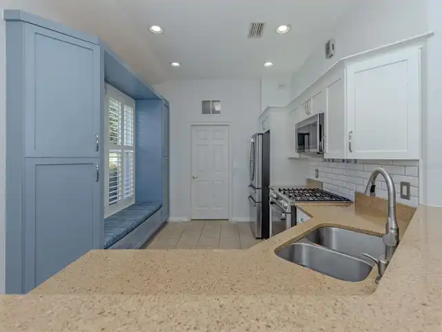Listing Photo 10