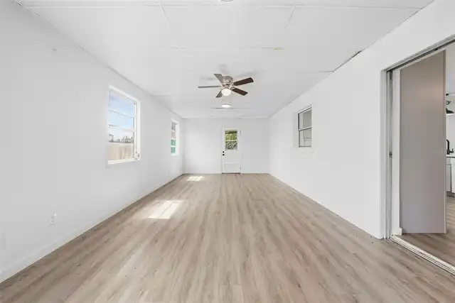 Listing Photo 23
