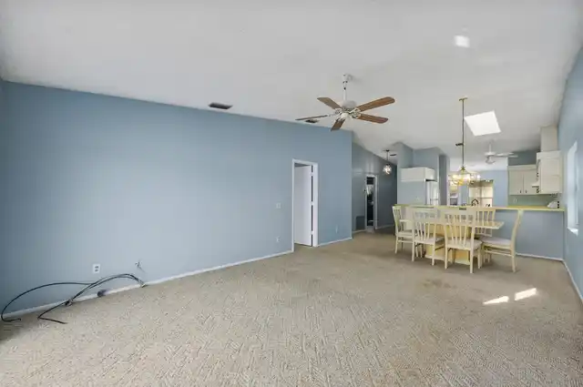 Listing Photo 10