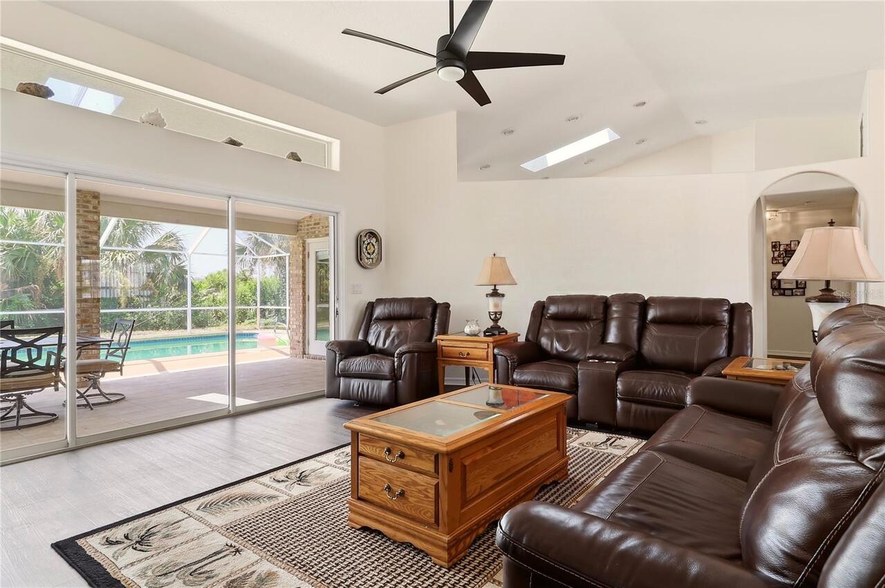 Listing Photo 7