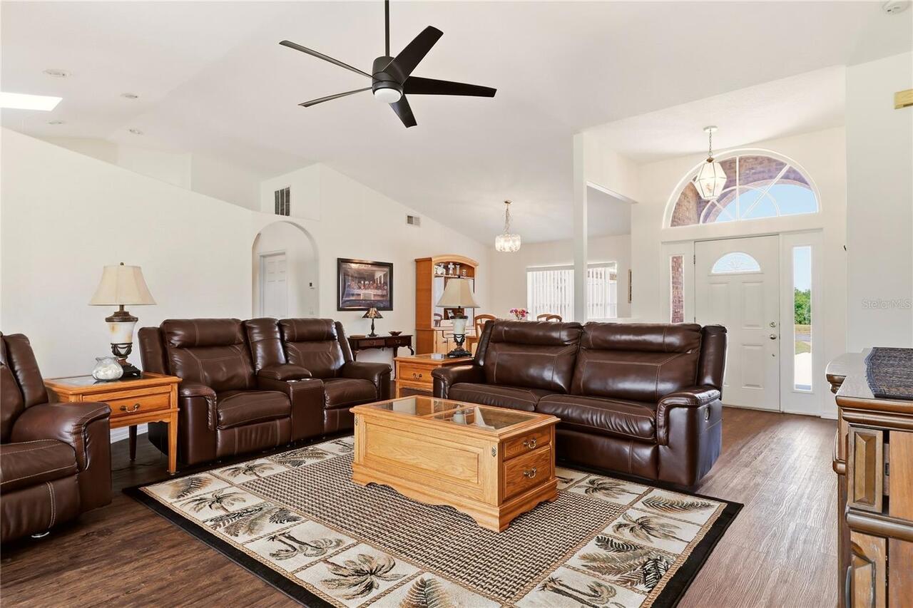 Listing Photo 9