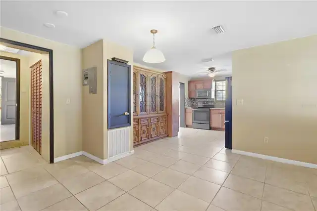 Listing Photo 12