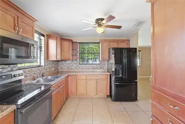 Listing Photo 16