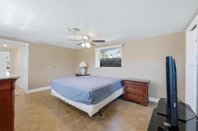 Listing Photo 14