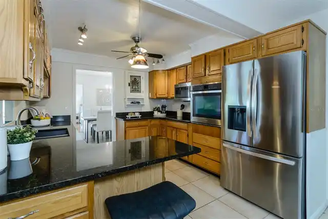 Listing Photo 15