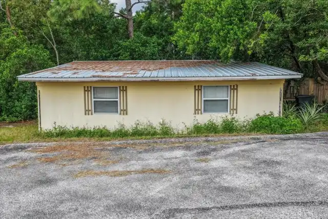 Listing Photo 10