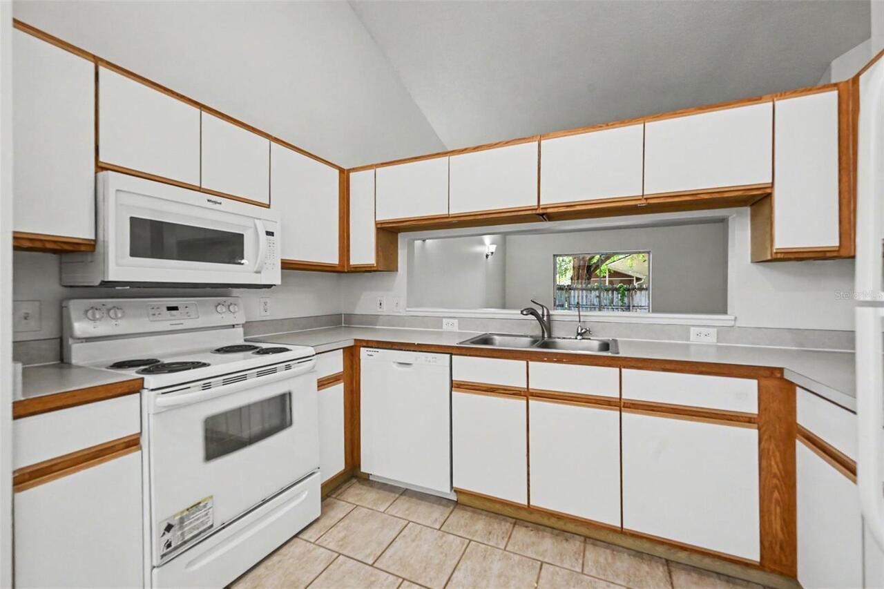 Listing Photo 9