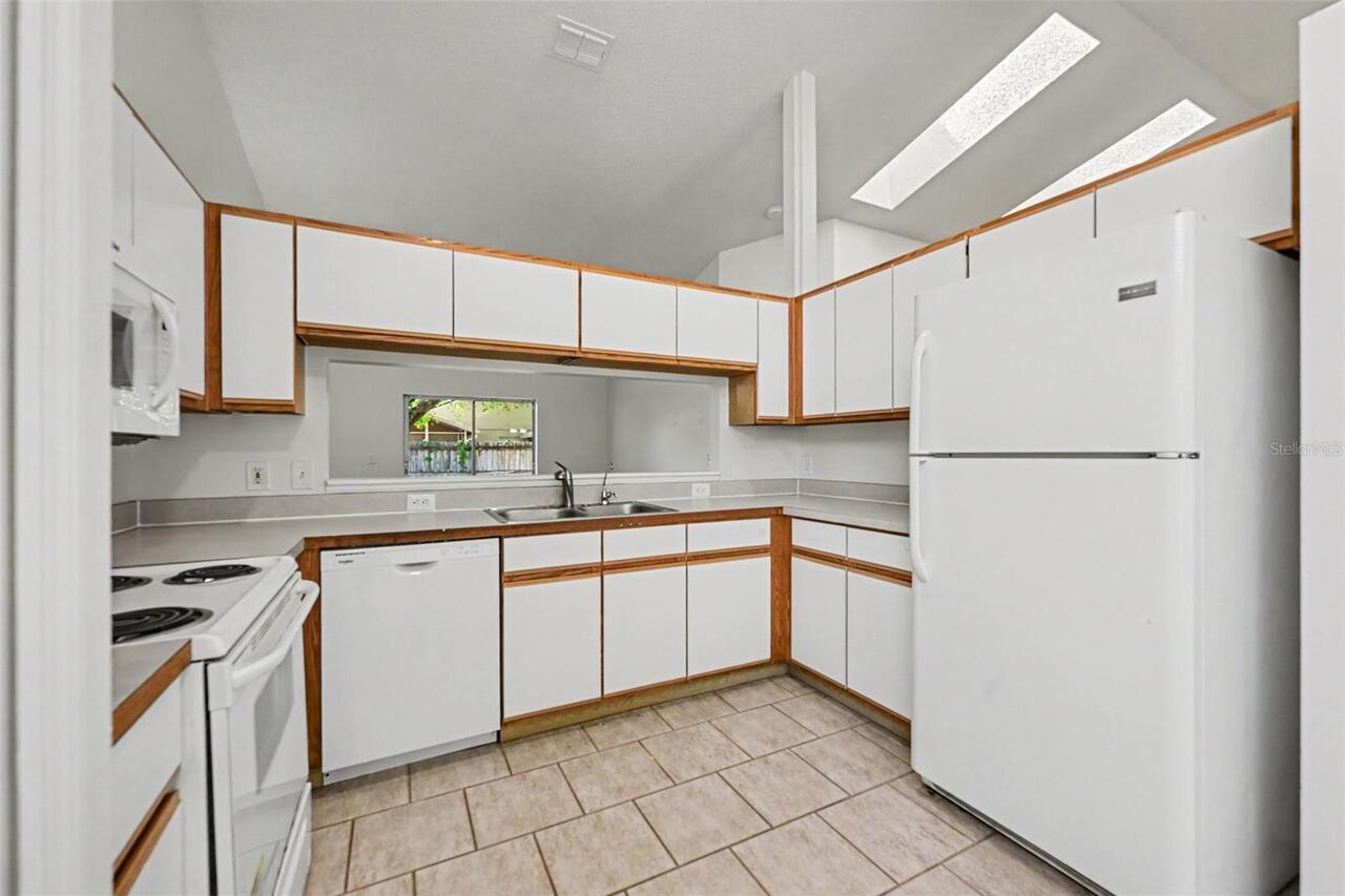 Listing Photo 10