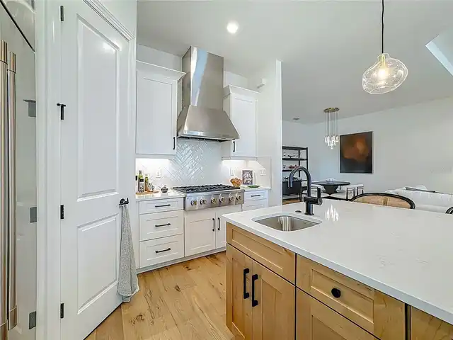 Listing Photo 15