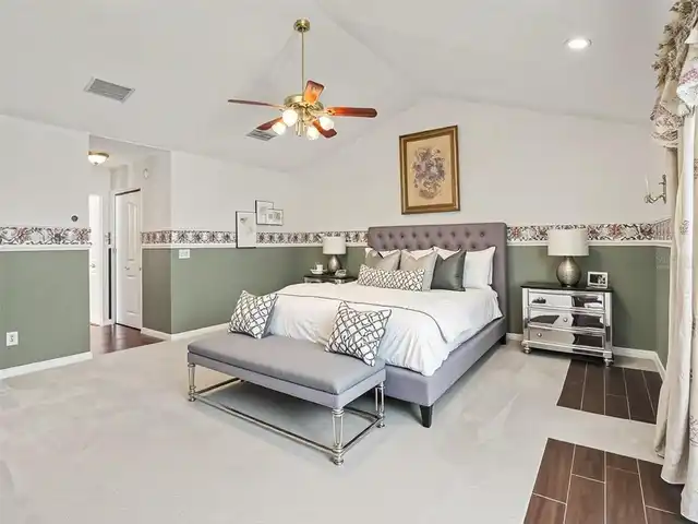 Listing Photo 10