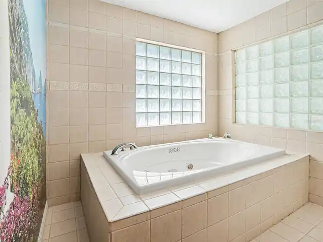 Listing Photo 16