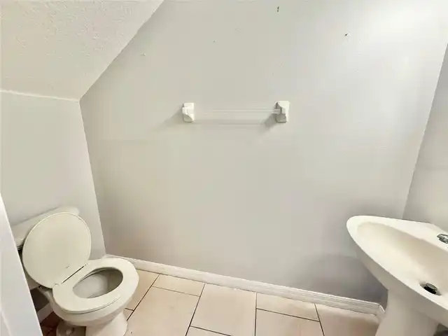 Listing Photo 8