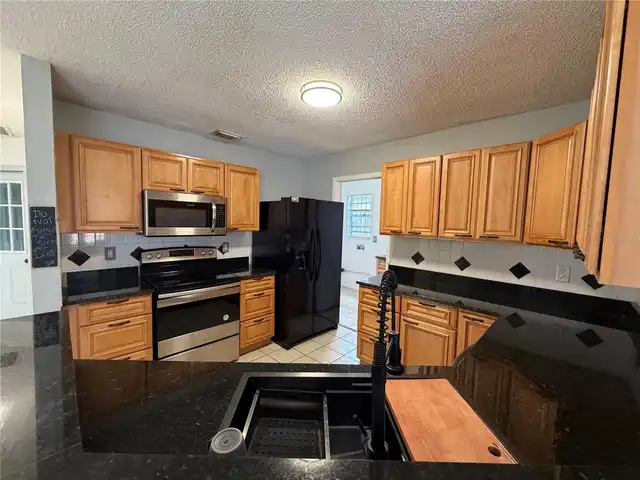 Listing Photo 9