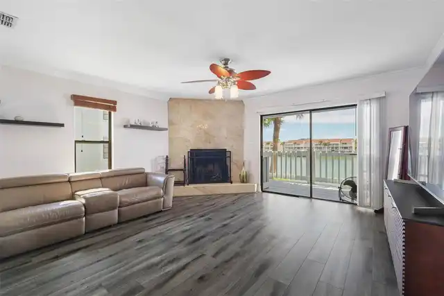 Listing Photo 8