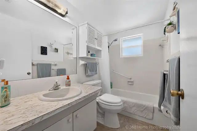 Listing Photo 10