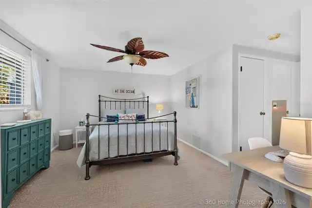 Listing Photo 12