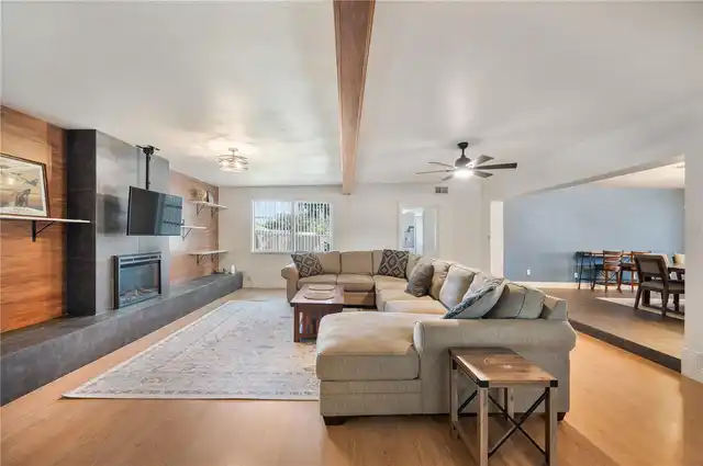 Listing Photo 11
