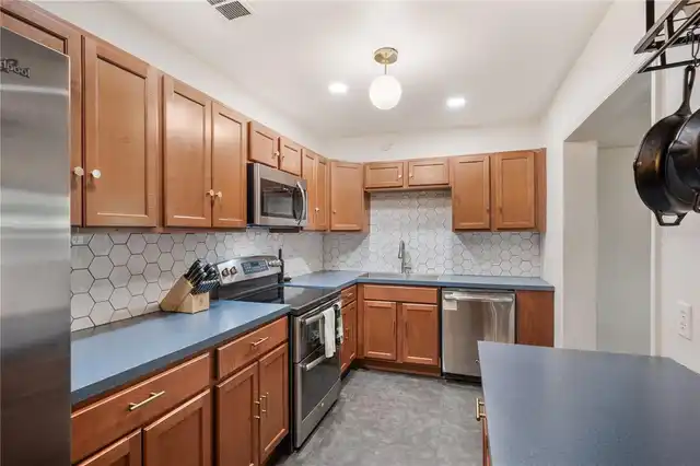 Listing Photo 18