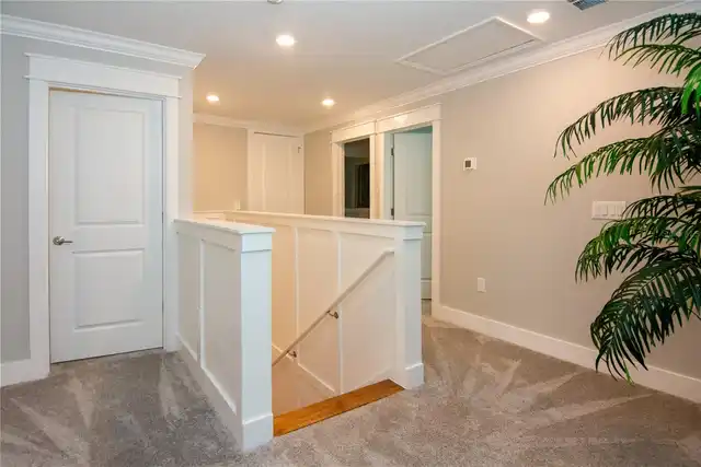 Listing Photo 11
