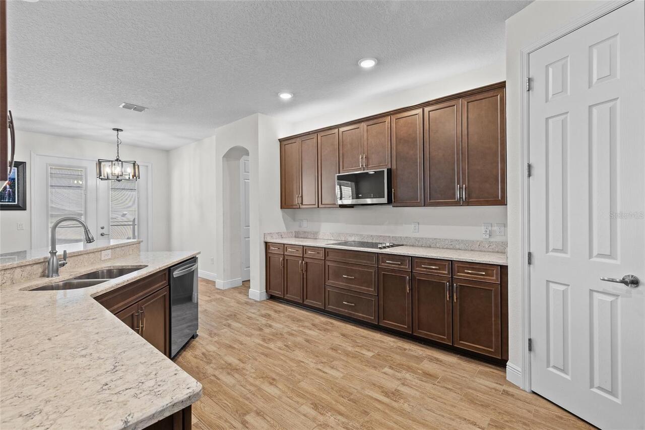 Listing Photo 17