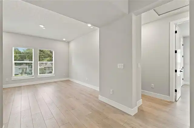 Listing Photo 16