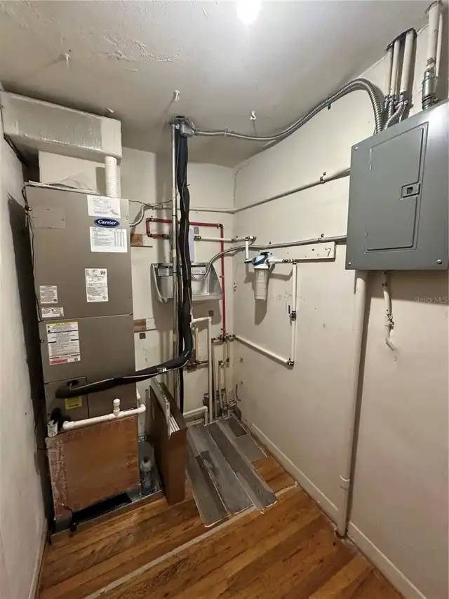 Listing Photo 12