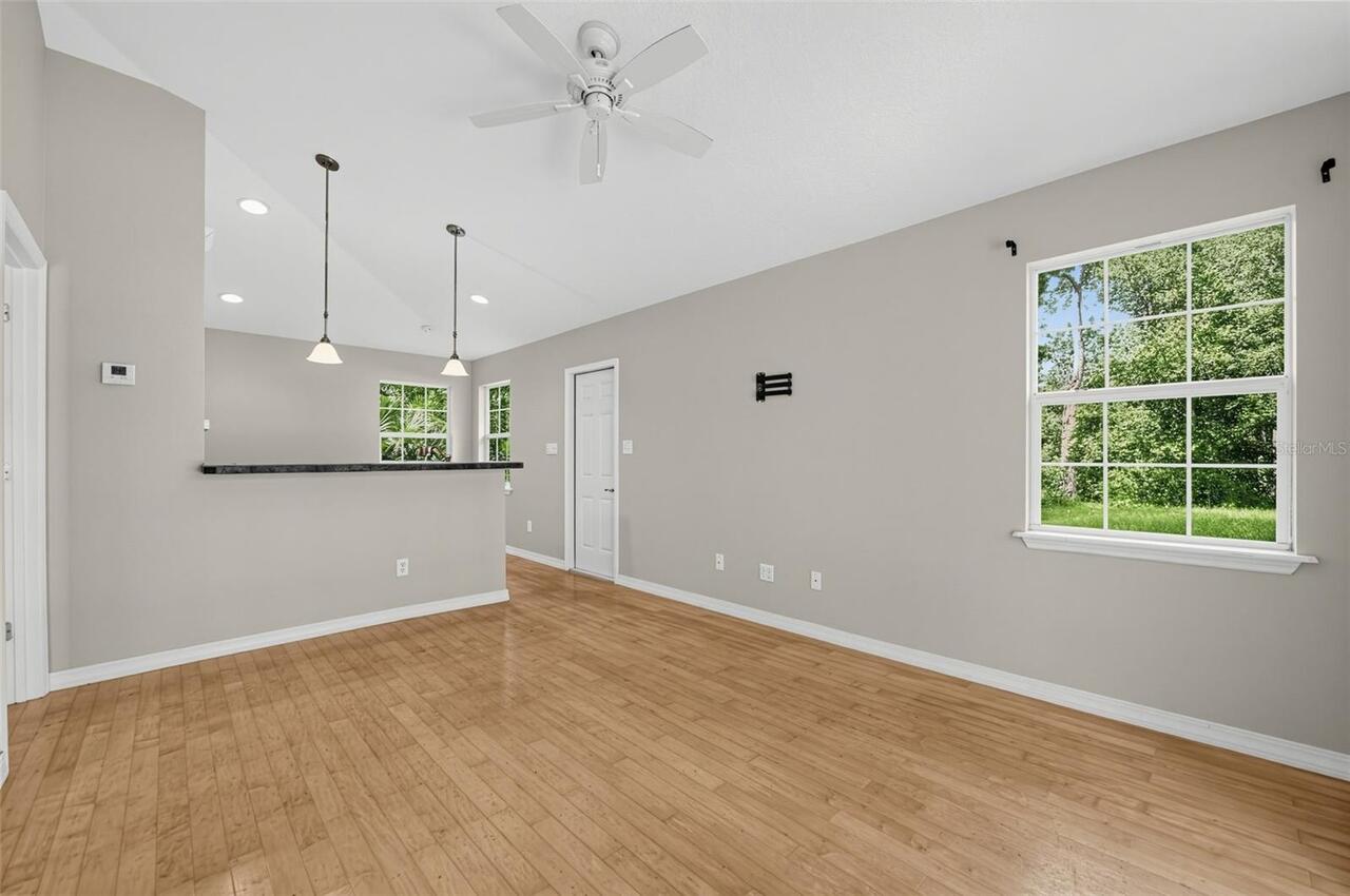 Listing Photo 7