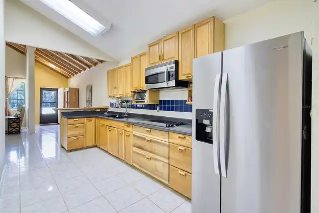 Listing Photo 8