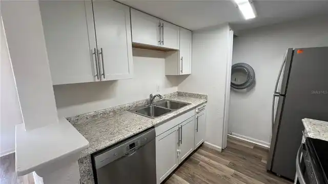Listing Photo 9