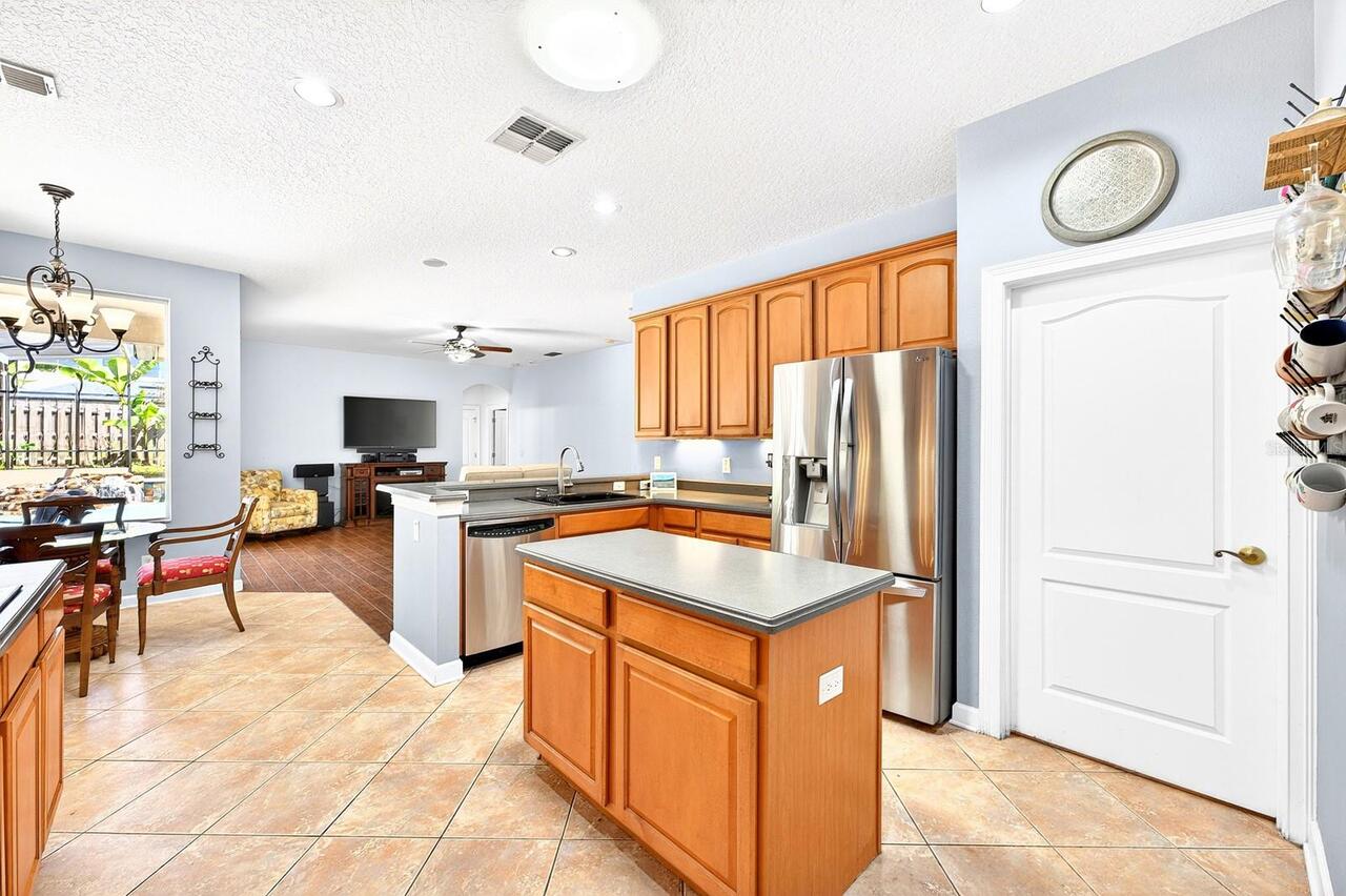 Listing Photo 8