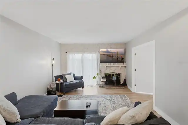 Listing Photo 9