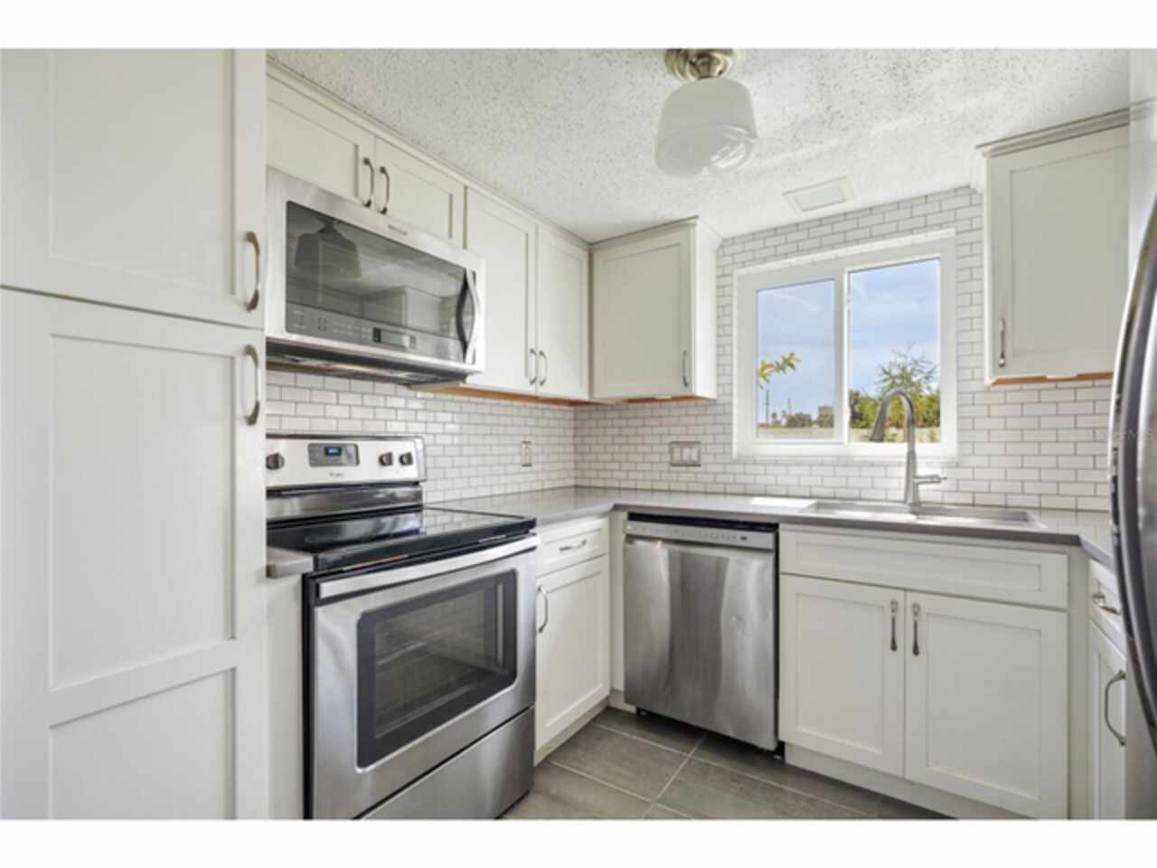 Listing Photo 9