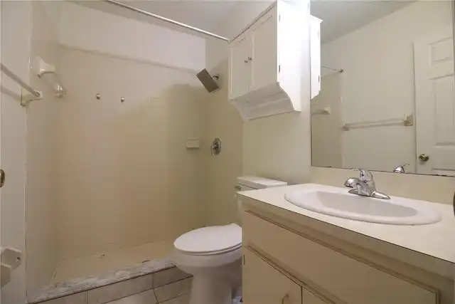 Listing Photo 12