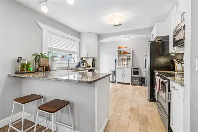 Listing Photo 8