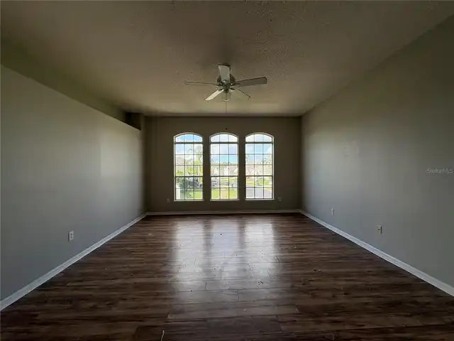 Listing Photo 9