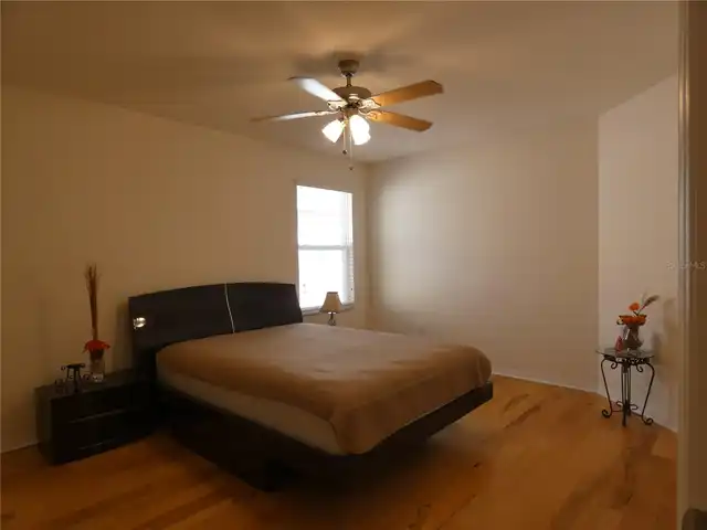 Listing Photo 16