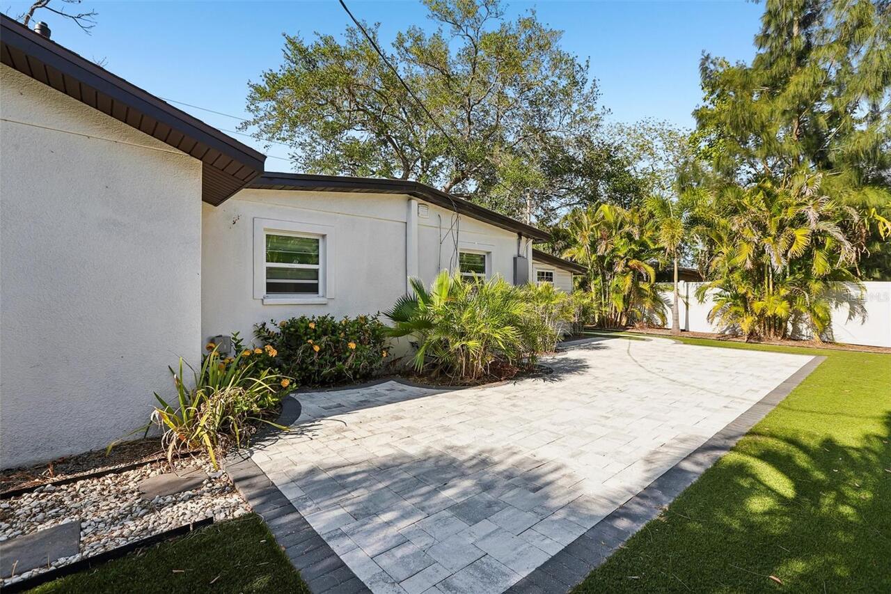 Listing Photo 17