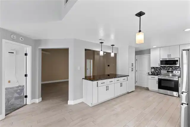 Listing Photo 8