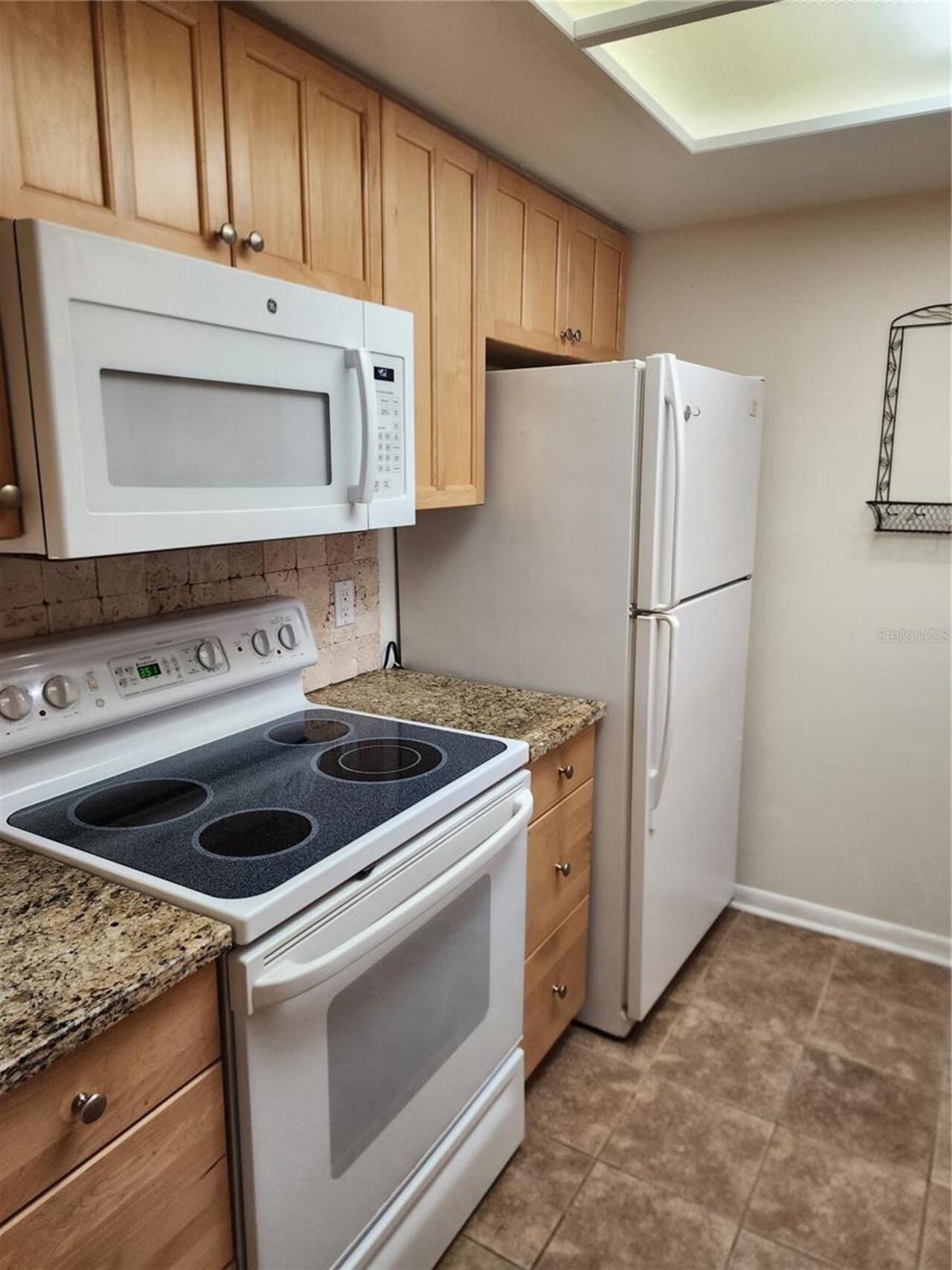 Listing Photo 11